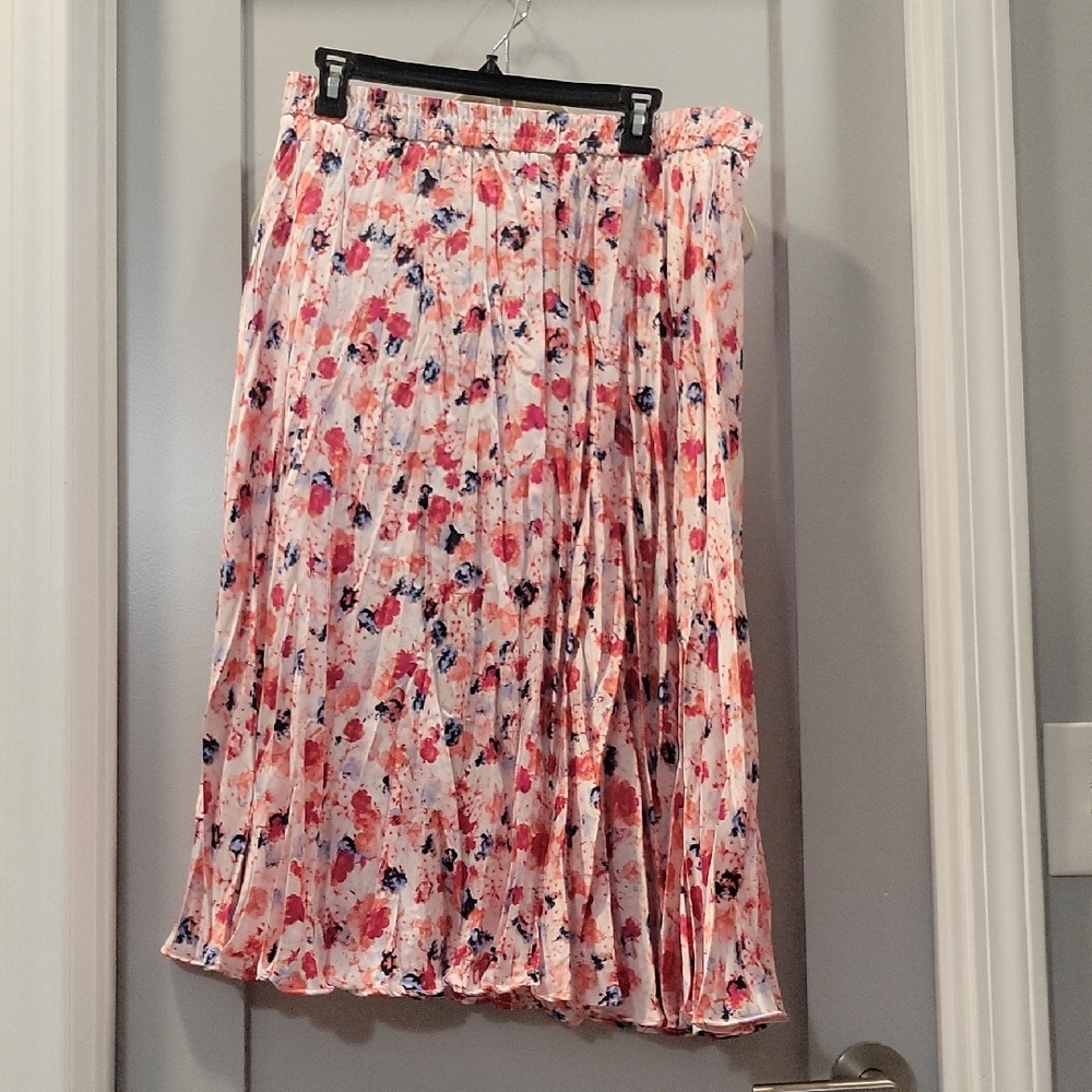 Time and Tru Floral Pleated A-Line Skirt